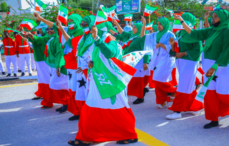 IMG_0C8540-2E2E75-8A2D59-C676F2-88784D-C3DA93